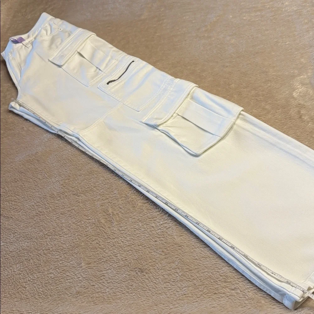 ALICE + OLIVIA Cay Cargo Jean - Picture 15 of 16